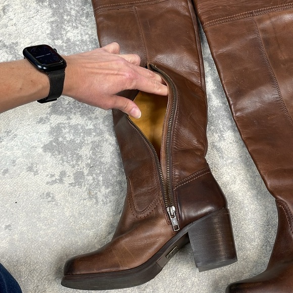 Frye Kendall Distressed Over The Knee Riding Boots Brown Leather Heeled Sz 5.5 - Picture 5 of 16
